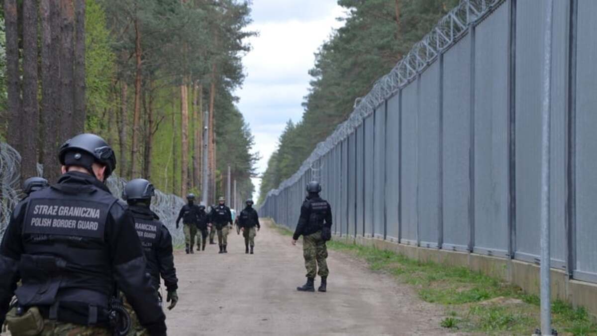 Kolejny incydent na granicy z Białorusią. Polski pogranicznik trafiony konarem w głowę. Jest komunikat Straży Granicznej