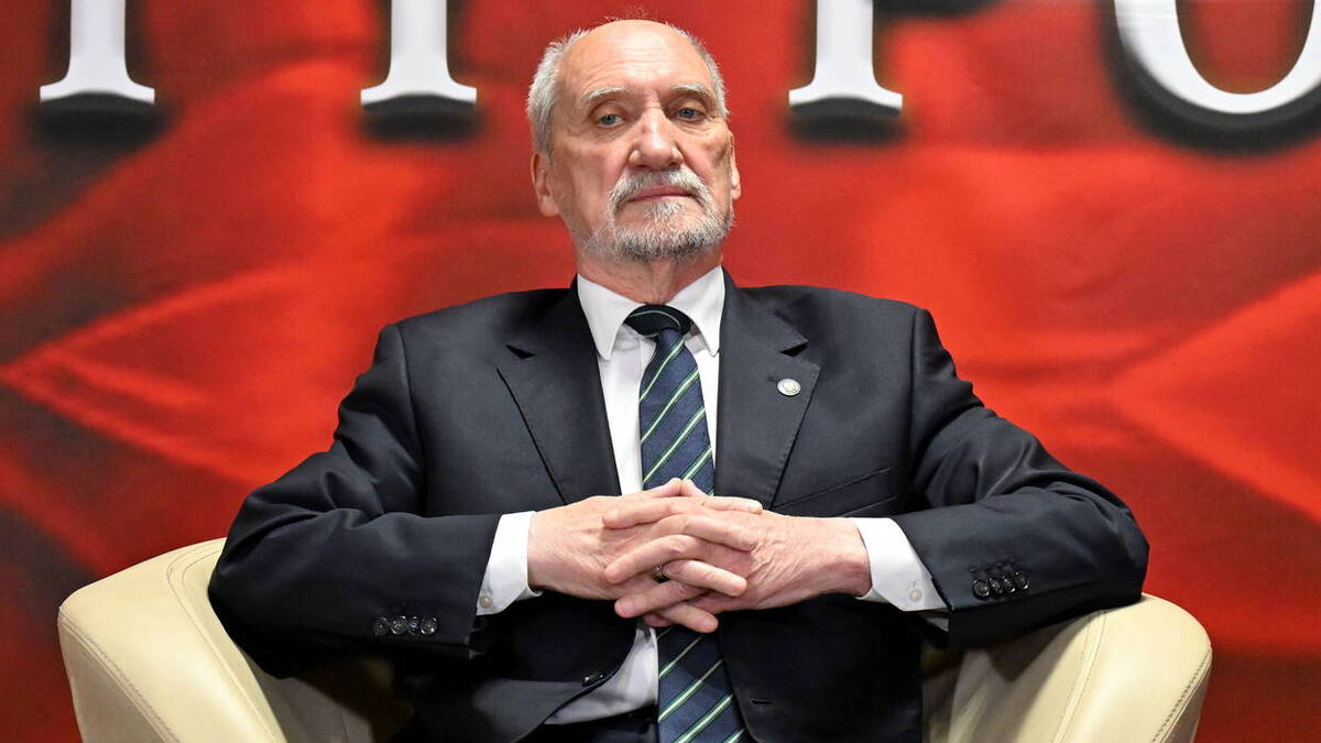 Macierewicz: Pan minister nie ma uprawnienia, by zlikwidować podkomisję smoleńską