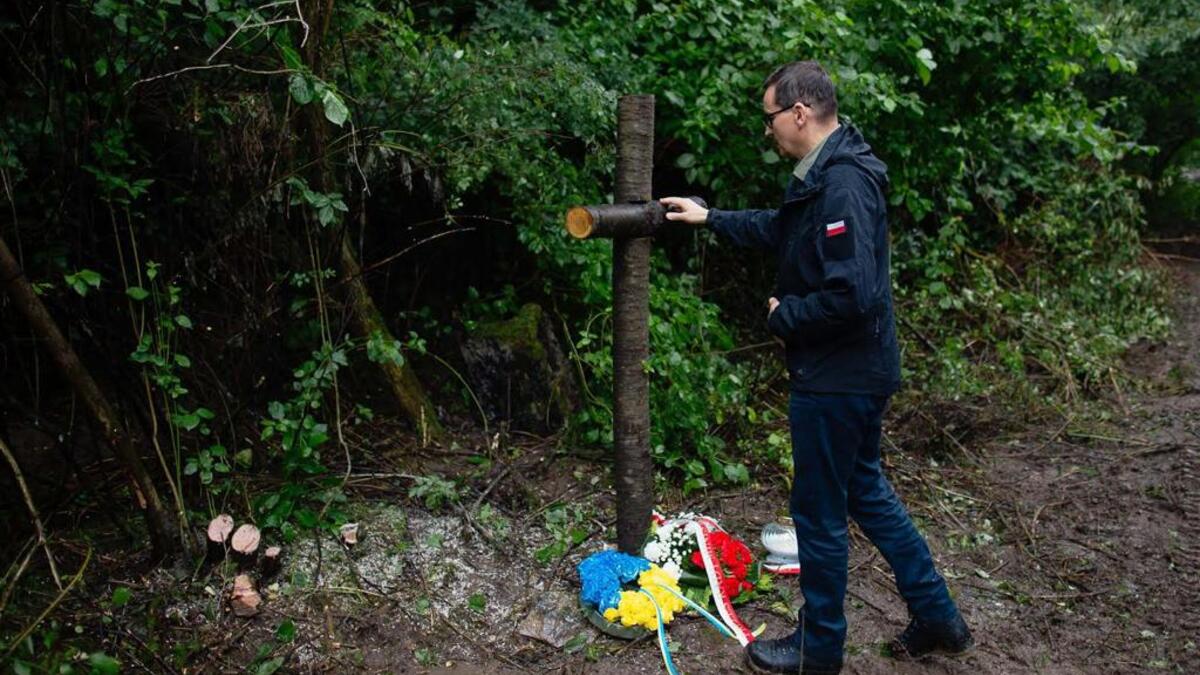 Działania polskiego rządu w sprawie rehabilitacji polskich ofiar ukraińskiego ludobójstwa na Wołyniu. Premier Mateusz Morawiecki z wizytą na Ukrainie. "Zbrodnia Wołyńska to ludobójstwo"