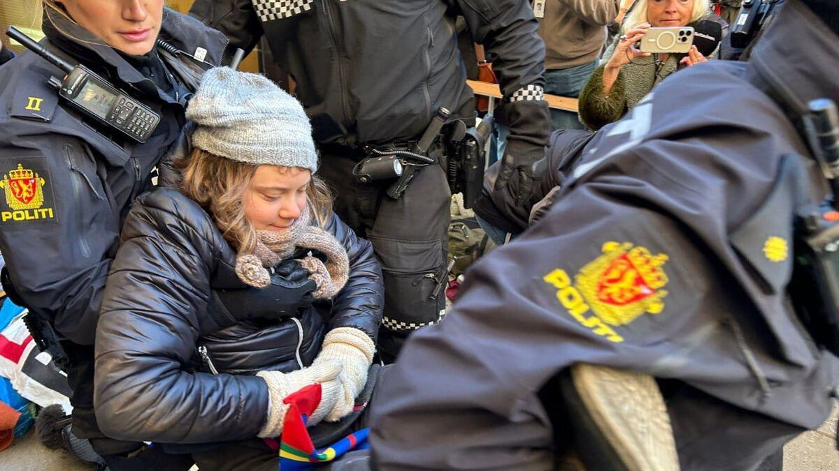 Greta Thunberg zatrzymana przez norweską policję. Protestowała przeciwko...wiatrakom