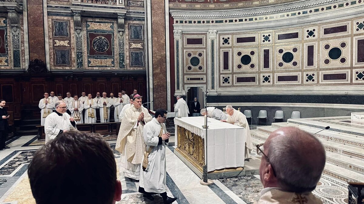 Skandaliczny incydent w Rzymie. Bp. Guerino Di Tora przeprasza za profanację bazyliki św. Jana na Lateranie. "Naruszono normy kanoniczne"