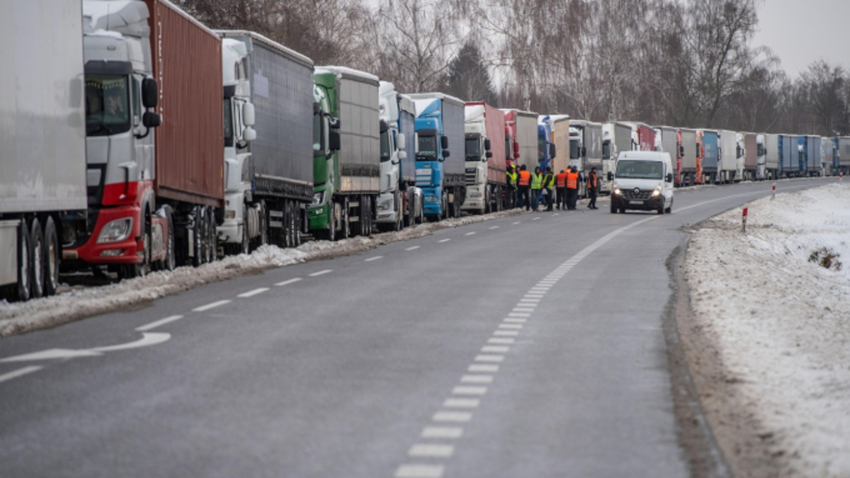 Unijna komisarz: Nie może być powrotu do zezwoleń dla przewoźników z Ukrainy. Jest rozczarowana postawą polskiego rządu