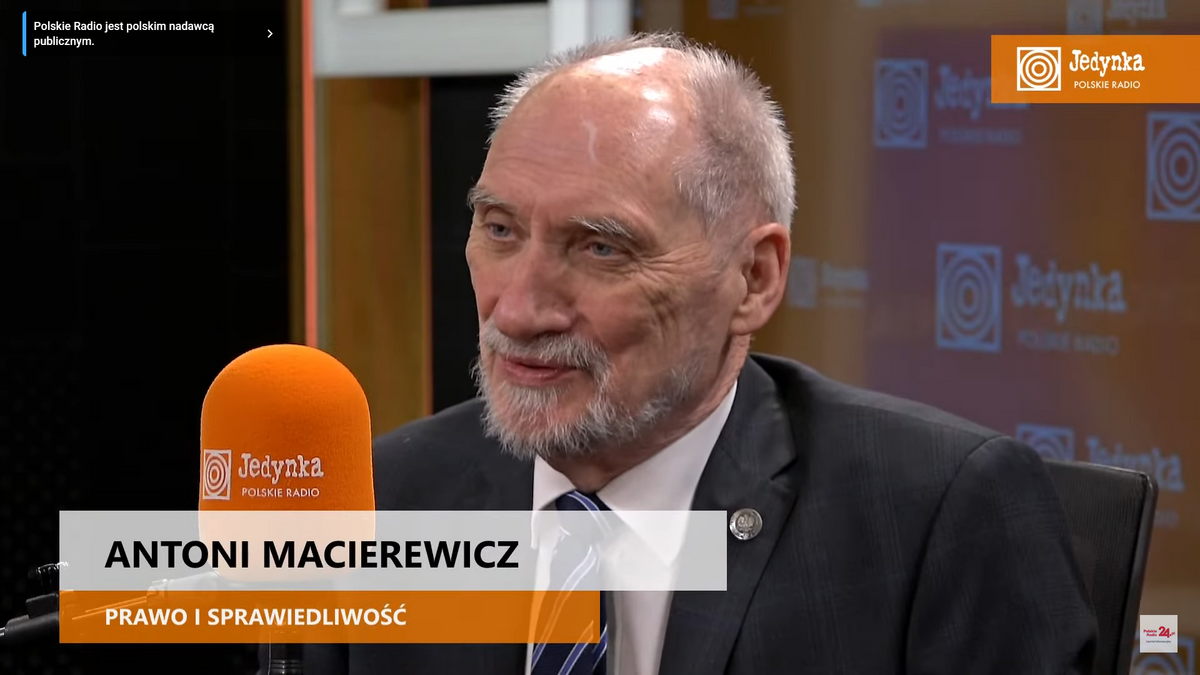 Macierewicz sw. katastrofy smoleńskiej: Materiały, które zostaną przekazane śledczym, nie były do tej pory upublicznione