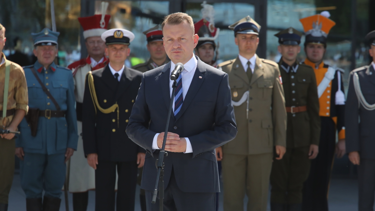 Prawo i Sprawiedliwość dopełniło obietnicy. Dzieło wypełnił Minister Obrony Narodowej Mariusz Błaszczak. Znamy wszystkie propozycje pytań referendalnych. Kiedy nad nimi będzie obradował Sejm?