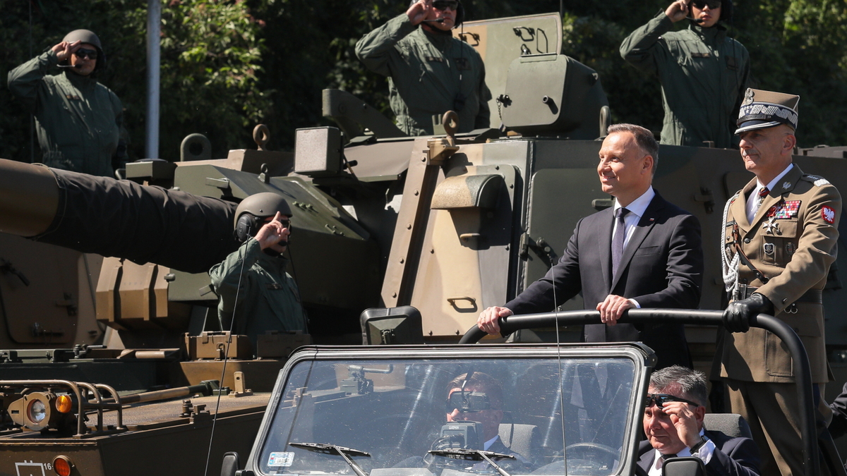 Święto Wojska Polskiego 2023. Prezydent Duda wygłosił podniosłe przemówienie przed defiladą wojska. "Jesteśmy dobrze przygotowani do zapewnienia bezpieczeństwa"