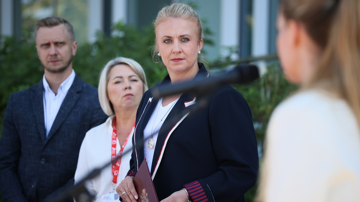 Minister Zdrowia Katarzyna Sójka przedłuża prace zespołu ds. aborcji. Wydanie wytycznych przed wyborami się nie opłaca? Ruchy pro-life apelują do resortu