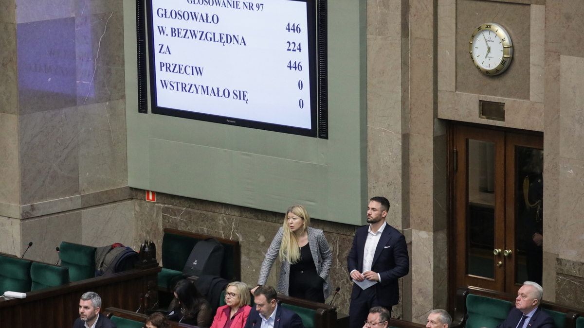 Zaskakujący wynik głosowania w Sejmie. Posłowie jednomyślni w sprawie komisji śledczej na temat wyborów kopertowych. Krzysztof Bosak poinformował o parytecie miejsc w komisji