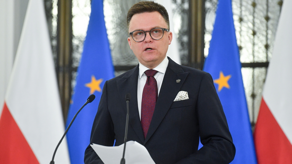 Ogólnopolski protest rolników. Obornik rozrzucony przed domem Szymona Hołowni. "Przywykłem już do różnych form wyrażania opinii na mój temat, ale to jest dom moich rodziców"