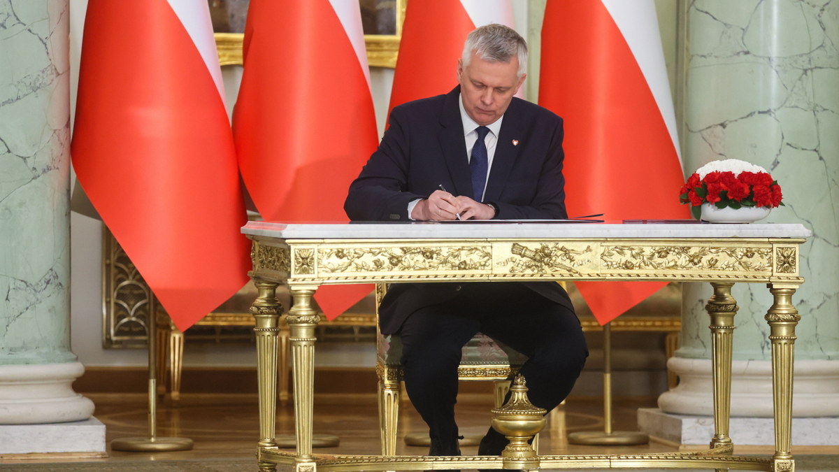 Kto stoi za serią niepokojących pożarów w Polsce? Minister Spraw Wewnętrznych i Administracji nie wyklucza obcych wpływów. Siemoniak: "Niczego nie możemy wykluczać"