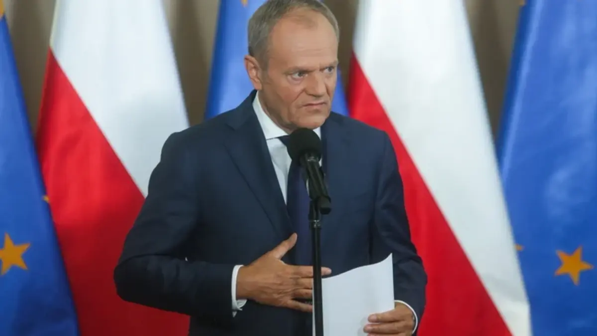 Tusk narzeka na media, które nagłośniły sprawę zatrzymanych żołnierzy. "W  czasie rządów PiS…"