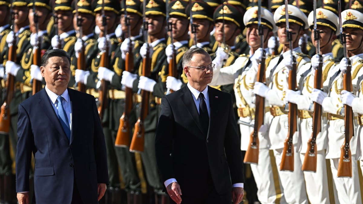 W niedzielę Prezydent Andrzej Duda przybył do Pekinu. Imponujące powitanie przez Xi Jinpinga. Duda: "To ważne, że współpracujemy ze sobą na wielu forach"