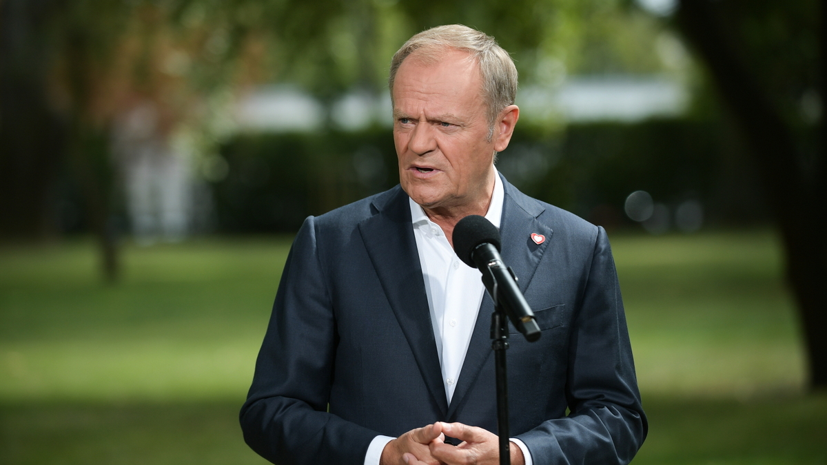 Donald Tusk odwołał Wiceministra Rozwoju. Wcześniej poinformował o swoim służbowym wyjeździe do Stanów Zjednoczonych. Sługocki: "Służba publiczna to zawsze dla mnie zaszczyt"