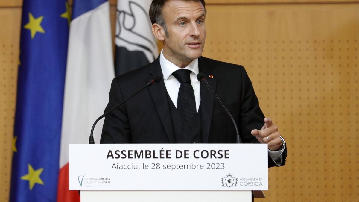 Macron z ważną wizytą na Korsyce. Wyspa chce oderwać się od Republiki Francuskiej? Trwa publiczna debata nad przyznaniem autonomii