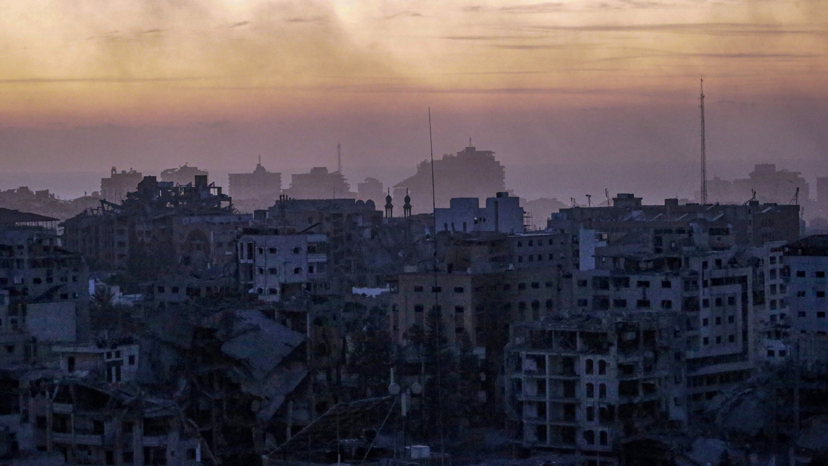 Izrael izoluje Gazę i kontynuuje ofensywę: atak z ziemi, powietrza i morza