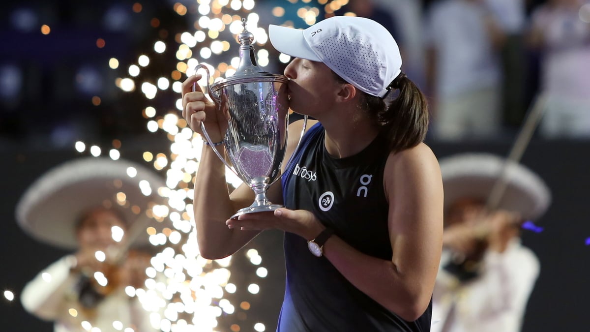 Iga Świątek wraca na pierwsze miejsce rankingu WTA. Na ostatniej prostej wyprzedziła Sabalenkę. Wszystko dzięki wygranej w WTA Finals