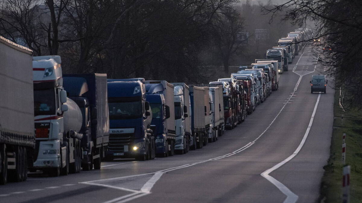 Protest przewoźników rozlewa się na kolejne kraje, a Polacy zapowiadają kolejną blokadę