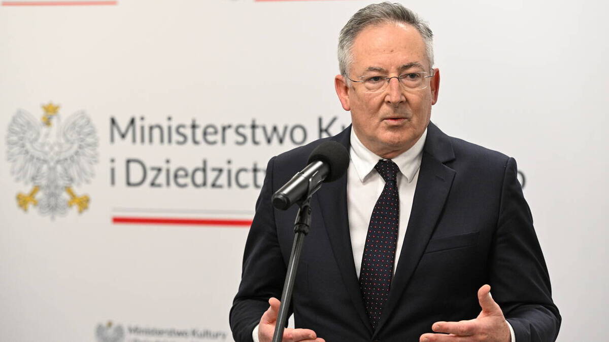 Pomagała ministrowi Sienkiewiczowi w przejęciu mediów publicznych. Jest zarzut dla notariusz