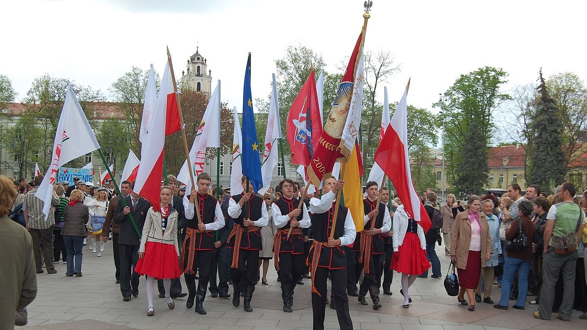 6. edycja projektu "Kresy - polskie ziemie wschodnie w XX wieku". Instytut Pamięci Narodowej zachęca do nadsyłania zgłoszeń. Sprawdź kto może wziąć w tym udział