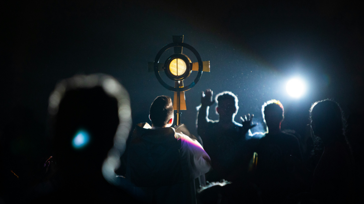 Narodowy Kongres Eucharystyczny w Stanach Zjednoczonych. Największa procesja eucharystyczna na świecie. Roumie: "Jako katolik rozumiem to co reprezentuje ta hostia"