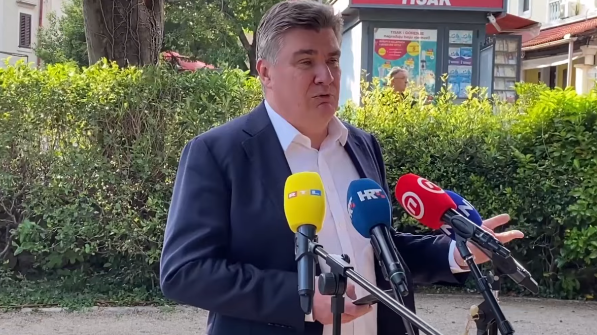 Prezydent Chorwacji sprzeciwia się ukraińskiemu pozdrowieniu. Przypomniał jego faszystkowskie korzenie. Milanović: "Niech wymyślą inne powitanie