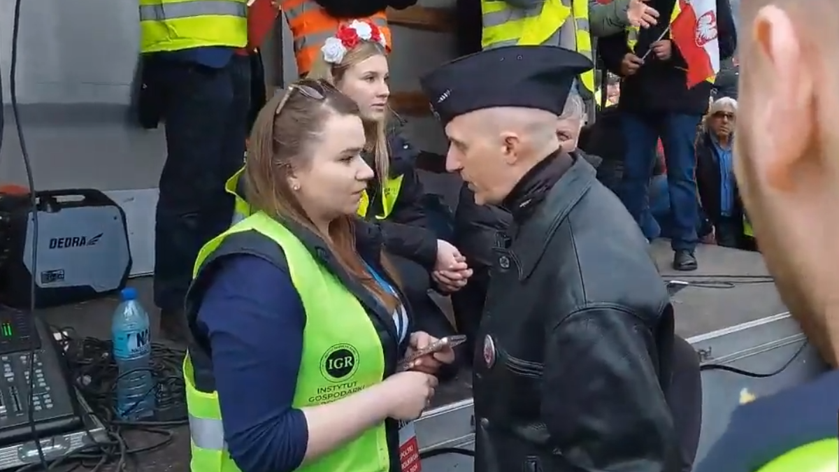 Protest rolników w Warszawie. Doszło do werbalnego ataku na organizatorkę. Olszański próbował wedrzeć się na scenę [WIDEO]