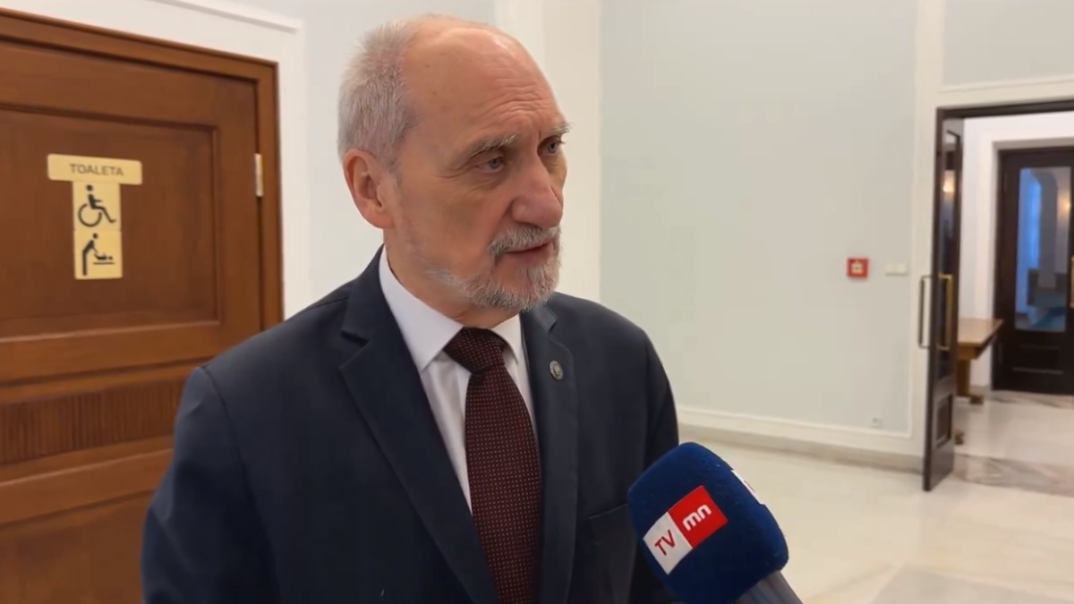 Kryzys konstytucyjny w Polsce. Macierewicz: "Decyzje Donalda Tuska niszczą państwo polskie"