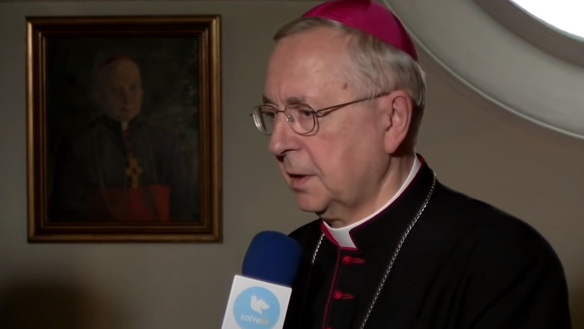 Abp Stanisław Gądecki otrzymał prośbę od małżonek zamkniętych polityków. Kobiety proszą o interwencję hierarchy. Przewodniczący Episkopatu wykonuje pierwszy krok