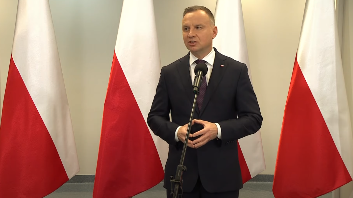 18. rocznica śmierci św. Jana Pawła II. Prezydent Duda przyznał jak podchodzi do ostatnich ataków na papieża: "Komuniści już by to zrobili"