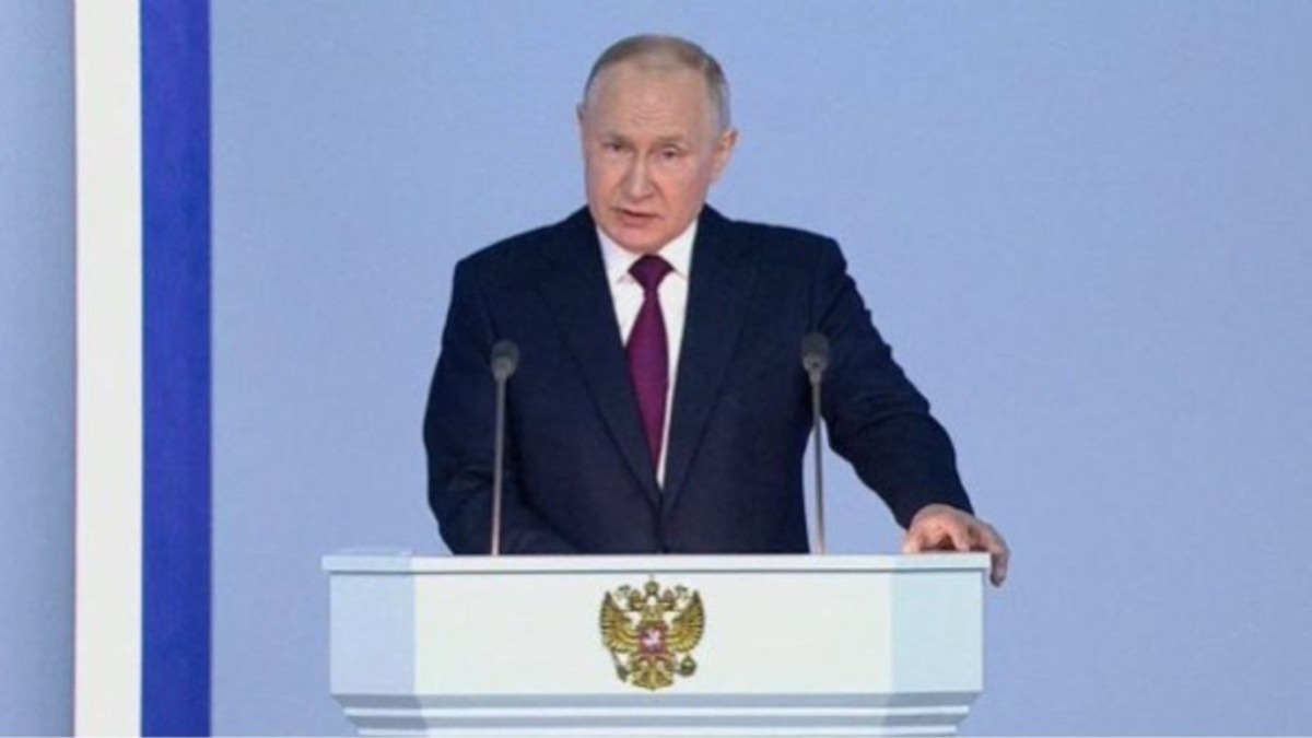 Putin rzekomym ataku ze strony Ukrainy. "Zgnieciemy ich"