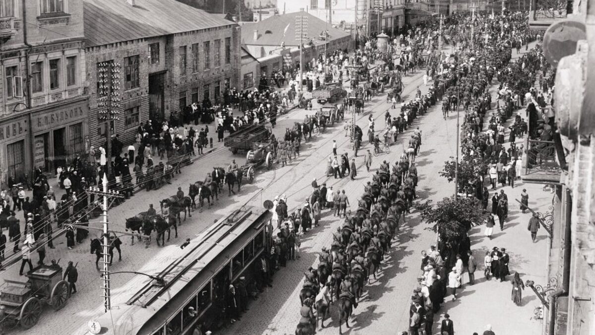 25 kwietnia 1920 r. rozpoczęła się wyprawa kijowska. Ofensywa Wojska Polskiego i armii ukraińskiej przeciwko Armii Czerwonej