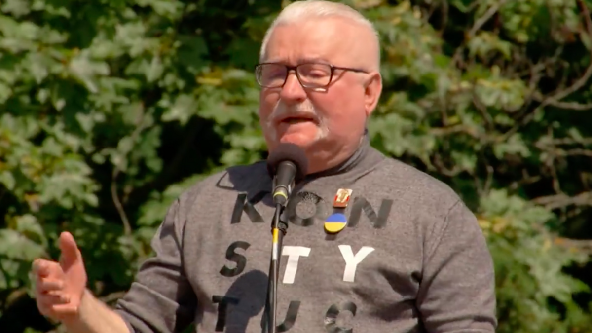 Wałęsa na marszu: Jestem człowiekiem sukcesu tysiąclecia