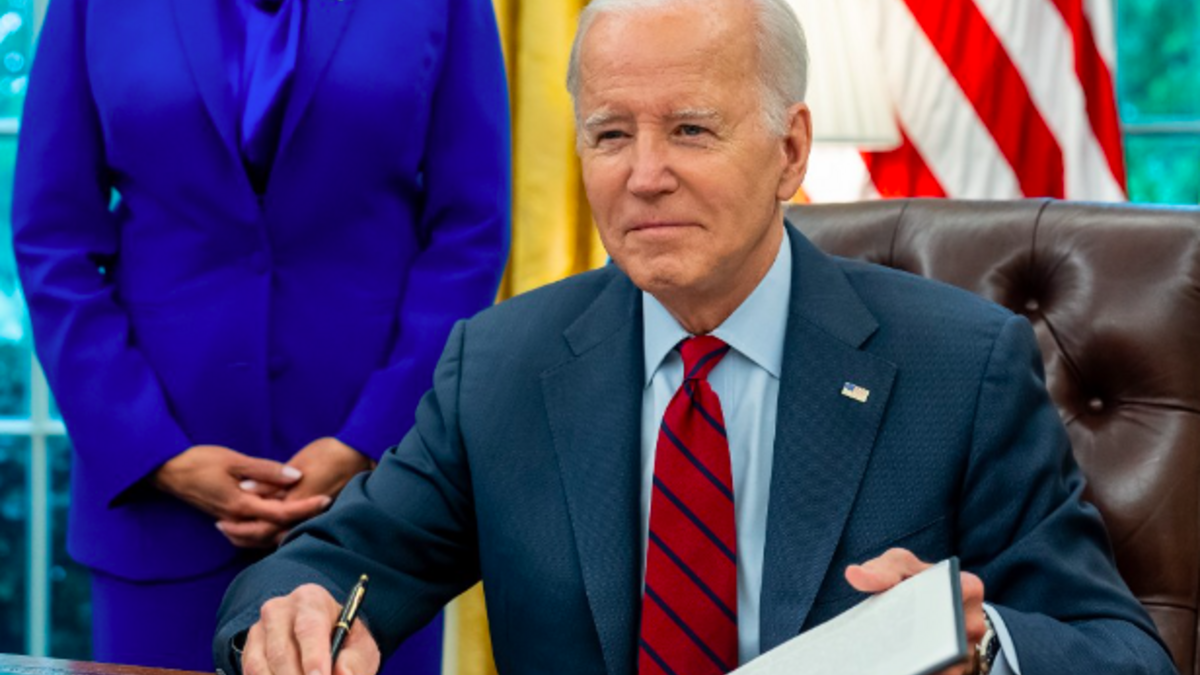 USA przekazują Ukrainie broń kasetową: Biden nazywa decyzję trudną