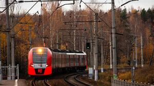 Polski rząd inwestuje w transport kolejowy. Tysiące zmodernizowanych przystanków, stacji i dworców kolejowych. Poseł Hoc: "Wszystkie drogi prowadzą teraz do Kołobrzegu"