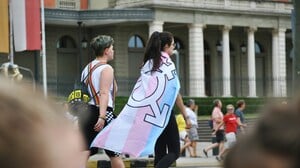 Wyciekły szokujące maile aktywistów LGBT. Lekarze wiedzą, że krzywdzą dzieci? Okrucieństwo tranzycji wpływa na psychikę młodych osób