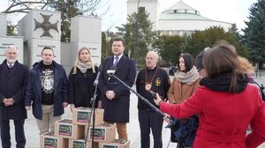 Do Sejmu trafiły podpisy w sprawie zmiany daty Dnia Ojca. "Inicjatywa ma duże poparcie społeczne"