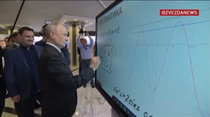 Dziwne zachowanie Putina. Mówił o żabie z kreskówki, narysował też głowę, pod którą się podpisał