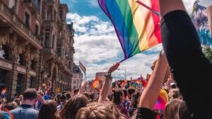 Marsz Równości we Wrocławiu. Manifestanci dostali dodatkową lekcję od obrońców życia i rodziny.