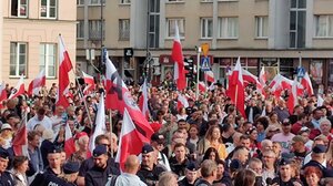 Skandaliczne zachowanie Ruchu Narodowego i Młodzieży Wszechpolskiej podczas Marszu Powstania Warszawskiego. "Zostali wykluczeni"