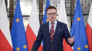 Konfederacja złożyła wniosek do Marszałka Sejmu. Szymon Hołownia zatwierdził go zapraszając Premiera Morawieckiego do Sejmu. "To jest kryzys realny, bardzo poważny, międzynarodowy"