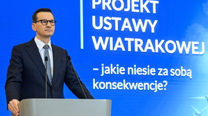 Afera wiatrakowa. Głos w tej sprawie zabrał szef polskiego rządu. Morawiecki: "Gdzie, panie marszałku Hołownia i panie przewodniczący Tusk, została napisana "lex Kloska"?