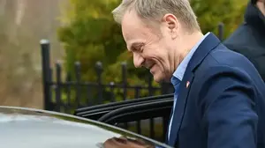 Donald Tusk zrezygnował z weta. Chodzi o nowelizację unijnego budżetu. Zobacz ile straci Polska