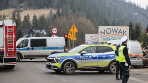 Policja zatrzymała dwie kobiety. W trakcie śledztwa w sprawie hazardowej natknęli się na nagranie. Założyły ofierze smycz i skatowały