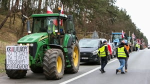 Protesty rolników w Polsce. Setki blokad w głównych miastach wojewódzkich. "Organizujemy wam dzień wolny od pracy"