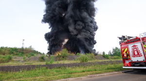 Niebezpieczny pożar odpadów w Siemianowicach Śląskich. Śmieciowe dziedzictwo Tuska. Krawczyk: "Wraca stara metoda likwidacji składowisk?"