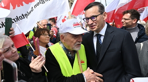 Były Premier przeciwnikiem Zielonego Ładu? Pojawił się na proteście rolników w Warszawie. Fakty przeczą jego dzisiejszej postawie