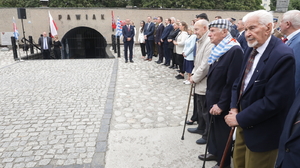 Narodowy Dzień Pamięci Ofiar Niemieckich Nazistowskich Obozów Koncentracyjnych i Obozów Zagłady. Główne uroczystości odbędą się w Oświęcimiu i Harmężach