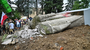 W Nowogardzie zniszczono sowiecki pomnik. Na jego likwidację czekano sześć lat. Matecki: "Ostatni rosyjski żołnierz opuścił dziś Nowogard"