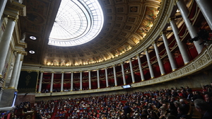 Francuzi zmieniają optykę w sprawie imigrantów. Parlament przyjął ważną ustawę. Minister Spraw Wewnętrznych Gerald Darmain: "Długa walka o lepszą integrację cudzoziemców"