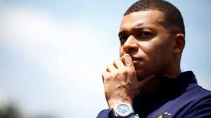 Długo wyczekiwany transfer stał się faktem. Oficjalnie: Kylian Mbappe przywdzieje barwy Królewskich