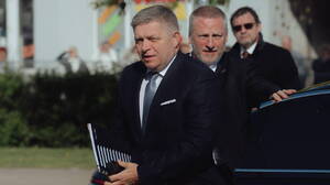 Premier Słowacji nadal nadal jest operowany. Lekarze nie mogą zatamować krwawienia w jamie brzusznej